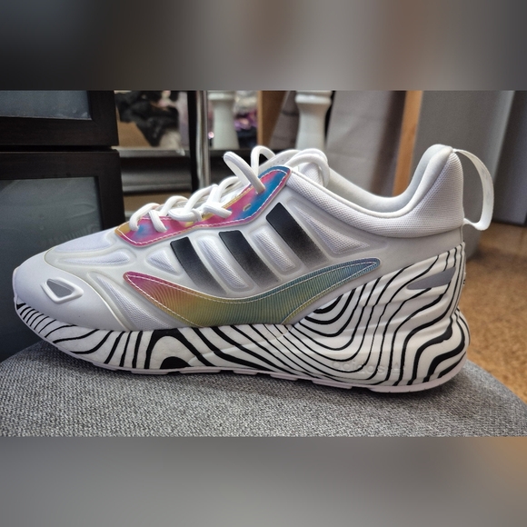 Adidas Patrick Mahomes Sneakers - Picture 7 of 10